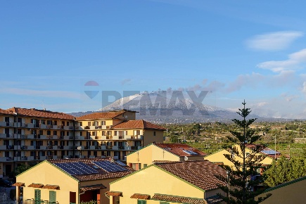 Foto Appartamento in Viale dei Platani 79, Paternò di 125 m² con 6 locali