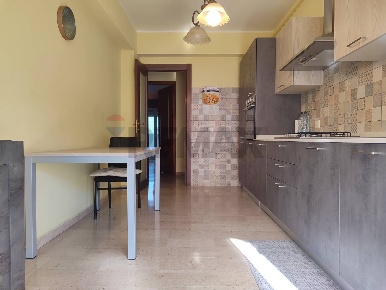 Foto Appartamento in Via Cesare Battisti 232, Furci Siculo di 90 m²