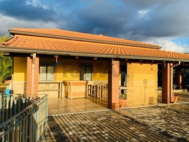 Foto Villa unifamiliare in CONTRADA CANNATELLA SNC, Adrano di 120 m²