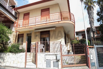 Foto Case semi ndipendenti in via sant'andrea 51, Trecastagni di 90 m²