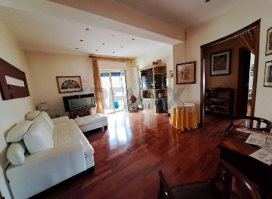 Foto Appartamento a Matera Centro di 93 m² con 5 locali in vendita