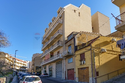 Foto Appartamento in Via San Nicola 36, Enna Centro di 107 m² con 5 locali