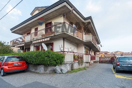 Foto Appartamento in VIA LIBRIZZI 4, Acireale di 127 m² con 5 locali