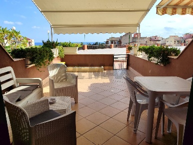 Foto Appartamento in Les Roches Noires, Giardini-Naxos Porticato di 33 m²