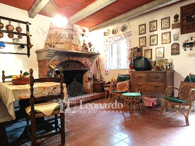 Foto Casa indipendente in Via Seimiglia, Camaiore Camaiore Paese di 60 m²