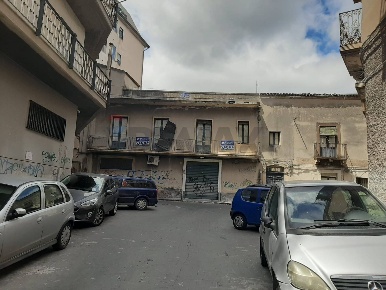 Foto Casa indipendente in VIA VACCA 53, Paternò di 260 m² con 7 locali