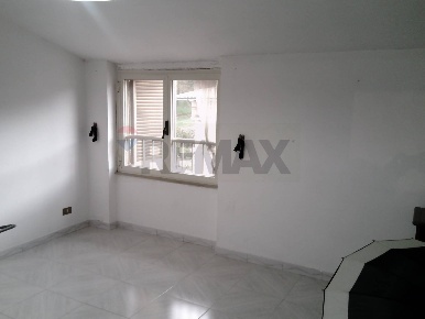 Foto Appartamento in Via degli Alpini 72, Carsoli Centro di 110 m²