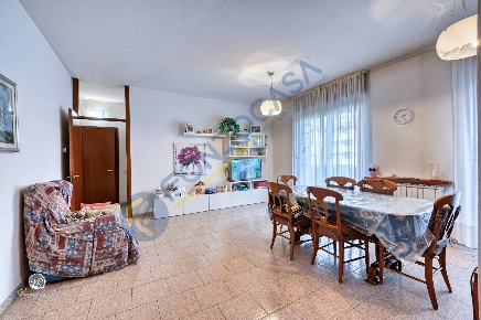 Foto Appartamento in via Novara 11, Nova Milanese di 90 m² con 3 locali