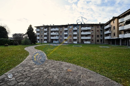 Foto Appartamento in via Novara 11, Nova Milanese di 90 m² con 3 locali