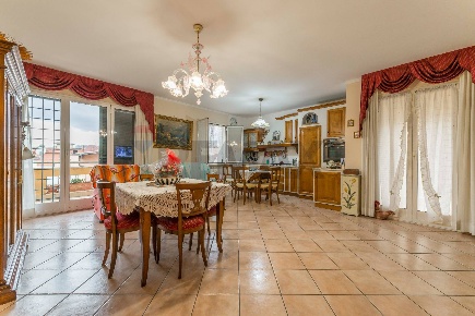 Foto Case semi ndipendenti in Via Savoca 105, Roma Rocca Cencia di 100 m²