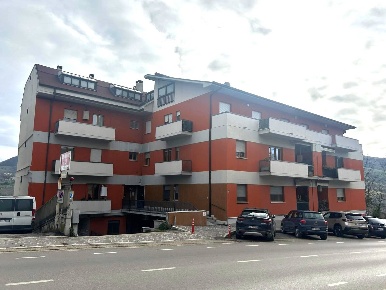 Foto Appartamento in via cona, Teramo Centro di 140 m² con 4 locali