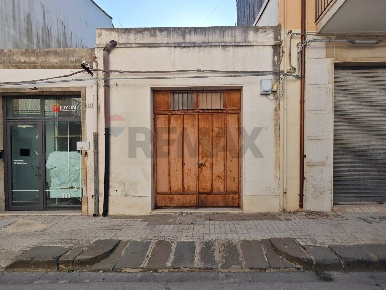 Foto Magazzino in via Palestro 87, Floridia di 55 m² con 3 locali