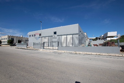 Foto Locale commerciale in via Paolo Borsellino, Floridia di 1425 m²