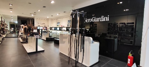 Foto Negozio in VIALE PRINCIPèE UMBERTO 44, Caltagirone Centro di 101 m²