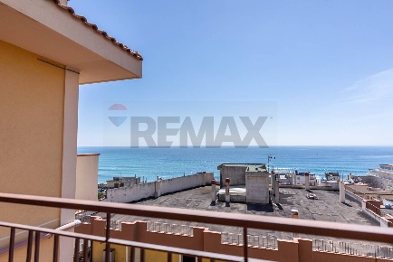 Foto Appartamento in via Delle Formaci 13, Giardini-Naxos Centro di 115 m²