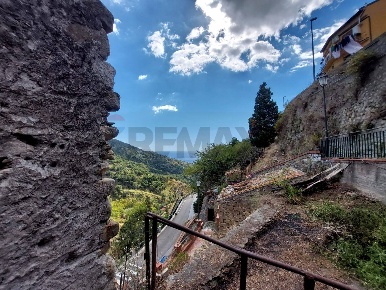 Foto Casa indipendente in via Bonifacio, Gallodoro di 97 m² con 3 locali