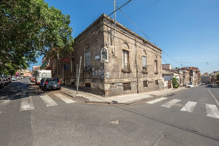 Foto Appartamento in Via Merlino 37, Catania Cibali di 170 m² con 7 locali