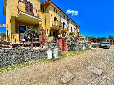 Foto Villa a schiera in Strada 12 Torre Archirafi S.N, Riposto di 150 m²