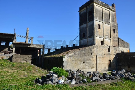 Foto Locale commerciale in Via Fago 17, Santa Venerina Centro di 1070 m²