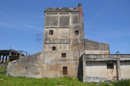 Foto Locale commerciale in Via Fago 17, Santa Venerina Centro di 1070 m²