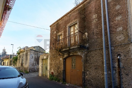 Foto Casa indipendente in via bella 41, Aci Sant'Antonio Centro di 115 m²