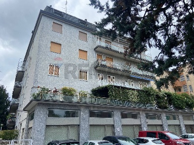 Foto Appartamento in VIA MONTELLO 8, Saronno di 138 m² con 3 locali