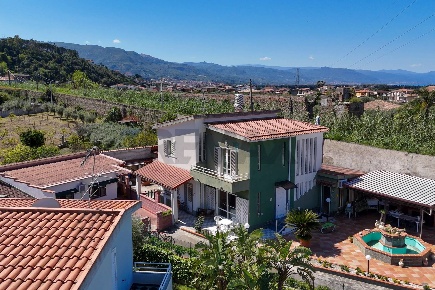 Foto Villa unifamiliare in Contrada Vina, Capo d'Orlando Centro di 335 m²