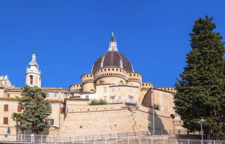 Foto Appartamento in arturo gatti, Loreto Centro di 135 m² con 7 locali