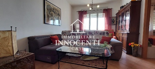 Foto Appartamento a Massa Centro di 90 m² con 6 locali in vendita