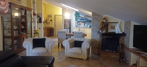 Foto Appartamento a Carrara Fontia, Fossola, Fossone di 100 m² con 4 locali