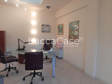 Foto Ufficio a Porcari Centro di 55 m² con 1 locali in affitto