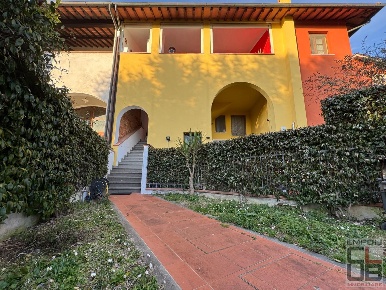 Foto Appartamento a Cerreto Guidi Bassa di 100 m² con 5 locali in vendita