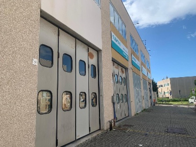 Foto Capannone industriale a Livorno Salviano di 409 m² con 2 locali