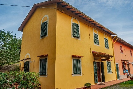 Foto Appartamento a San Miniato La Scala, Calenzano di 177 m² con 9 locali