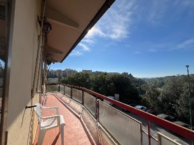 Foto Appartamento a Siena Fuori Porta Camollia di 131 m² con 8 locali