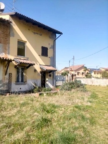 Foto Appartamento a Castelnovetto di 80 m² con 4 locali in vendita