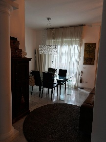 Foto Appartamento a Carrara Centro di 110 m² con 5 locali in vendita