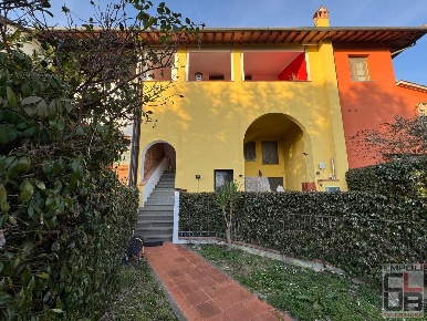 Foto Appartamento a Empoli Marcignana - Lucchese di 100 m² con 5 locali