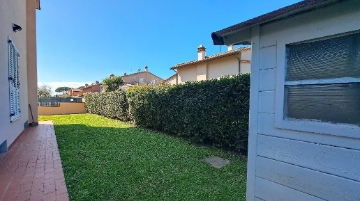 Foto Villa unifamiliare a San Giuliano Terme Colignola, Campo di 260 m²