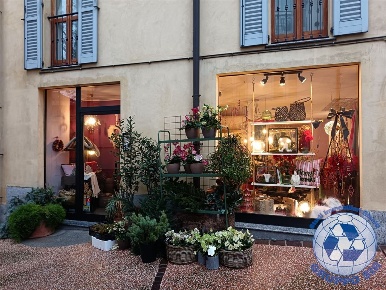 Foto Negozio in vicolo molini, Monza Centro Storico di 50 m² con 1 locali