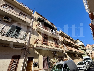 Foto Appartamento in Rossini, Bagheria Centro di 68 m² con 3 locali