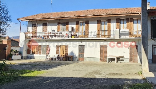Foto Rustico in Via broglia 9, Pinerolo Riva di Pinerolo di 260 m²