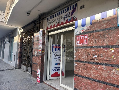 Foto Negozio in Campana, Qualiano di 23 m² con 1 locali in affitto