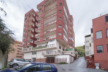 Foto Appartamento in Via Comunale Santa Lucia 77, Messina di 95 m²