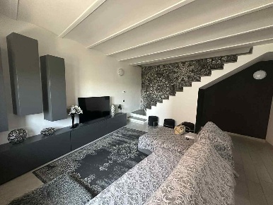 Foto Rustico in Via Fontanone 34, Montù Beccaria di 144 m² con 4 locali