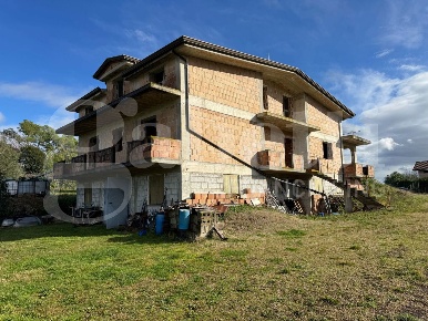 Foto Villa singola in Via Selvapiana snc, Pratella di 540 m² con 15 locali