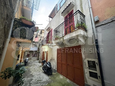 Foto Casa indipendente in Via Spirito Santo 12, Messina di 120 m²