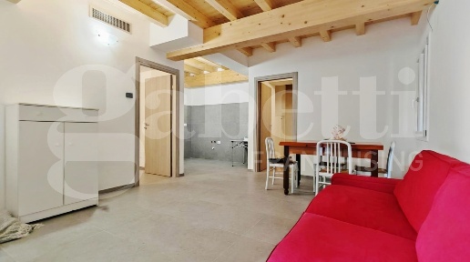 Foto Appartamento in Via Circonvallazione Liberazione 1, Centro di 85 m²