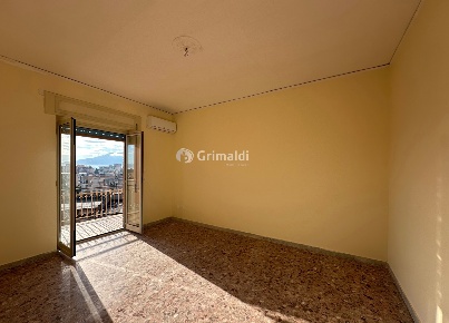 Foto Appartamento in Via Volturno 57, Acerra Centro di 104 m² con 4 locali