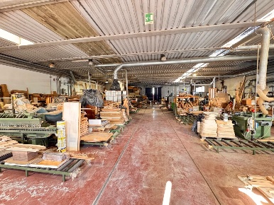 Foto Capannone industriale a Casciana Terme Lari di 900 m² con 1 locali